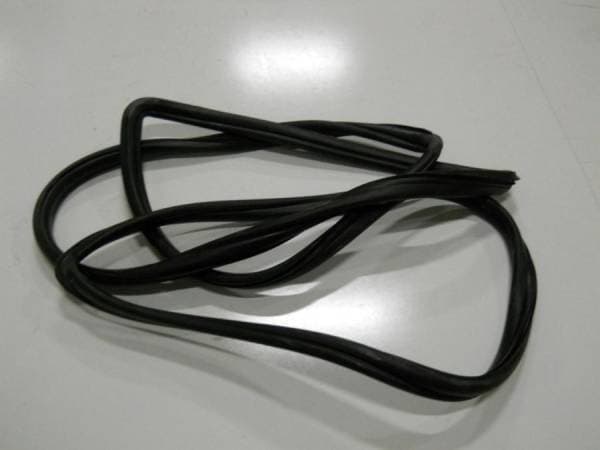 1941-1942, 1946-1948 GM 2 Piece Windshield Gasket W1019S2PG